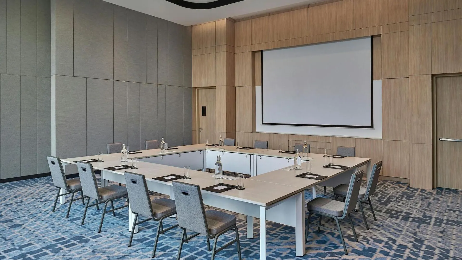 Courtyard By Marriott Kuala Lumpur South Hotel
