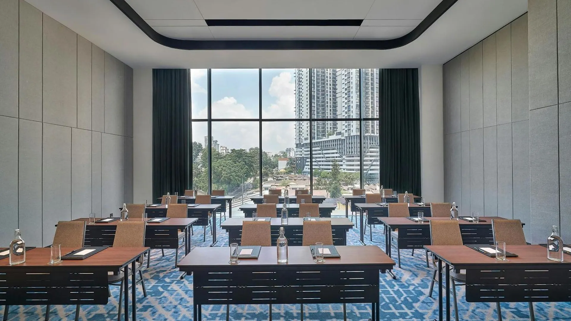 Courtyard By Marriott Kuala Lumpur South Hotel 5*,
